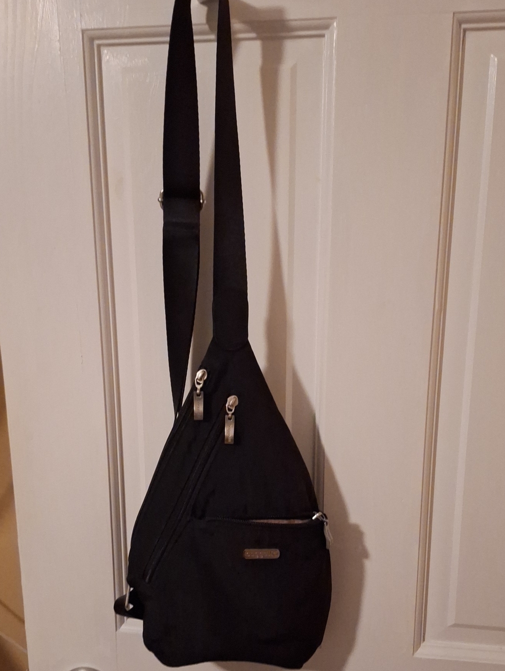 Black Baggallini Crossbody Sling Bag